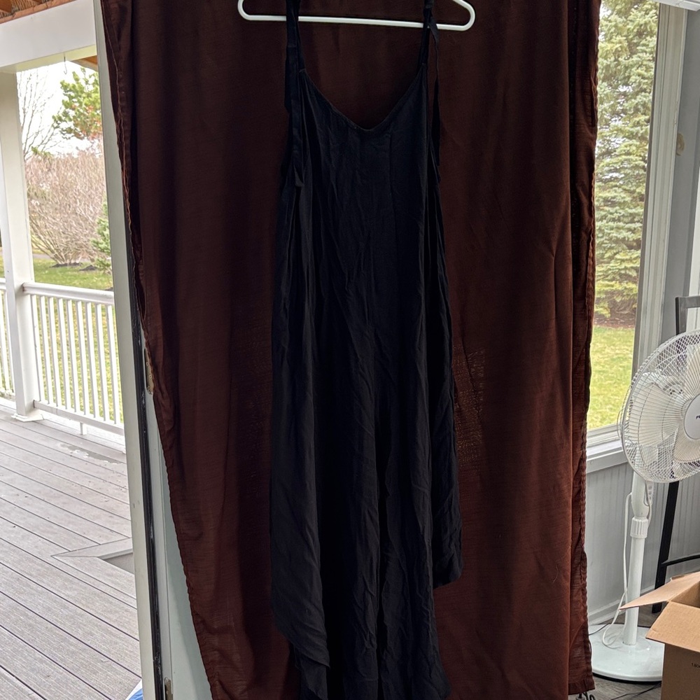 Vince Camuto Black V-Neck Flowy Jumpsuit